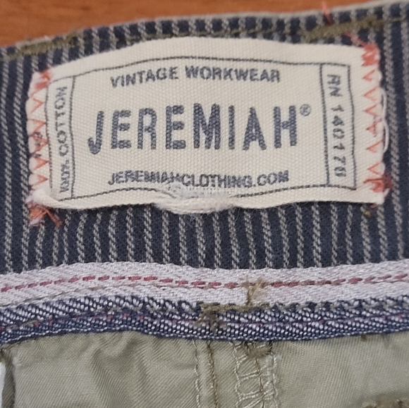 Jeremiah Cargo Shorts - Picture 5 of 7